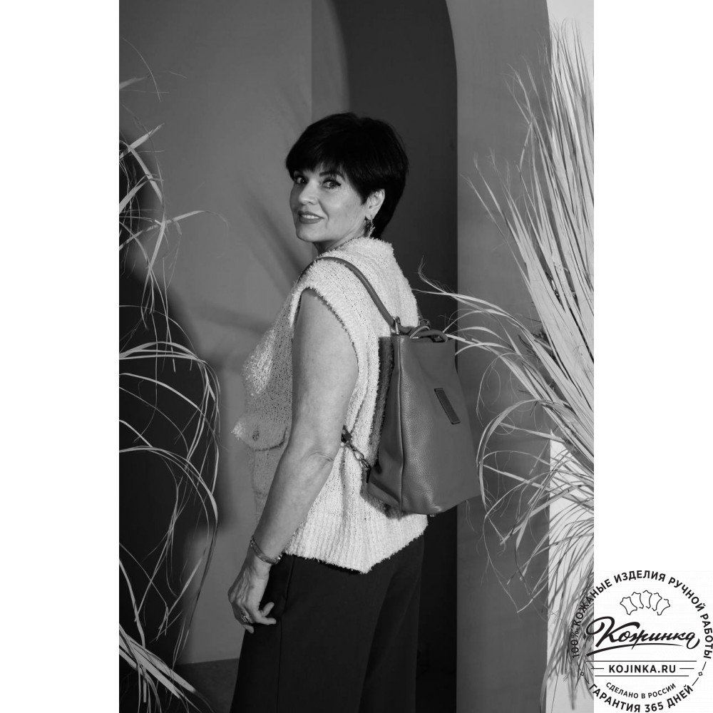 Женская кожаная сумка-рюкзак "Валентино" (красная)